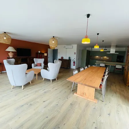 Dans Avec Salon Et Cuisine Partages - 402 * Epron